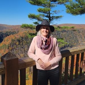 Meet your Posher, Lisa